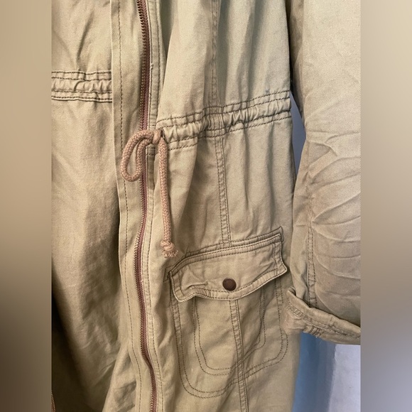 Army Green Trench Coat - Picture 3 of 4